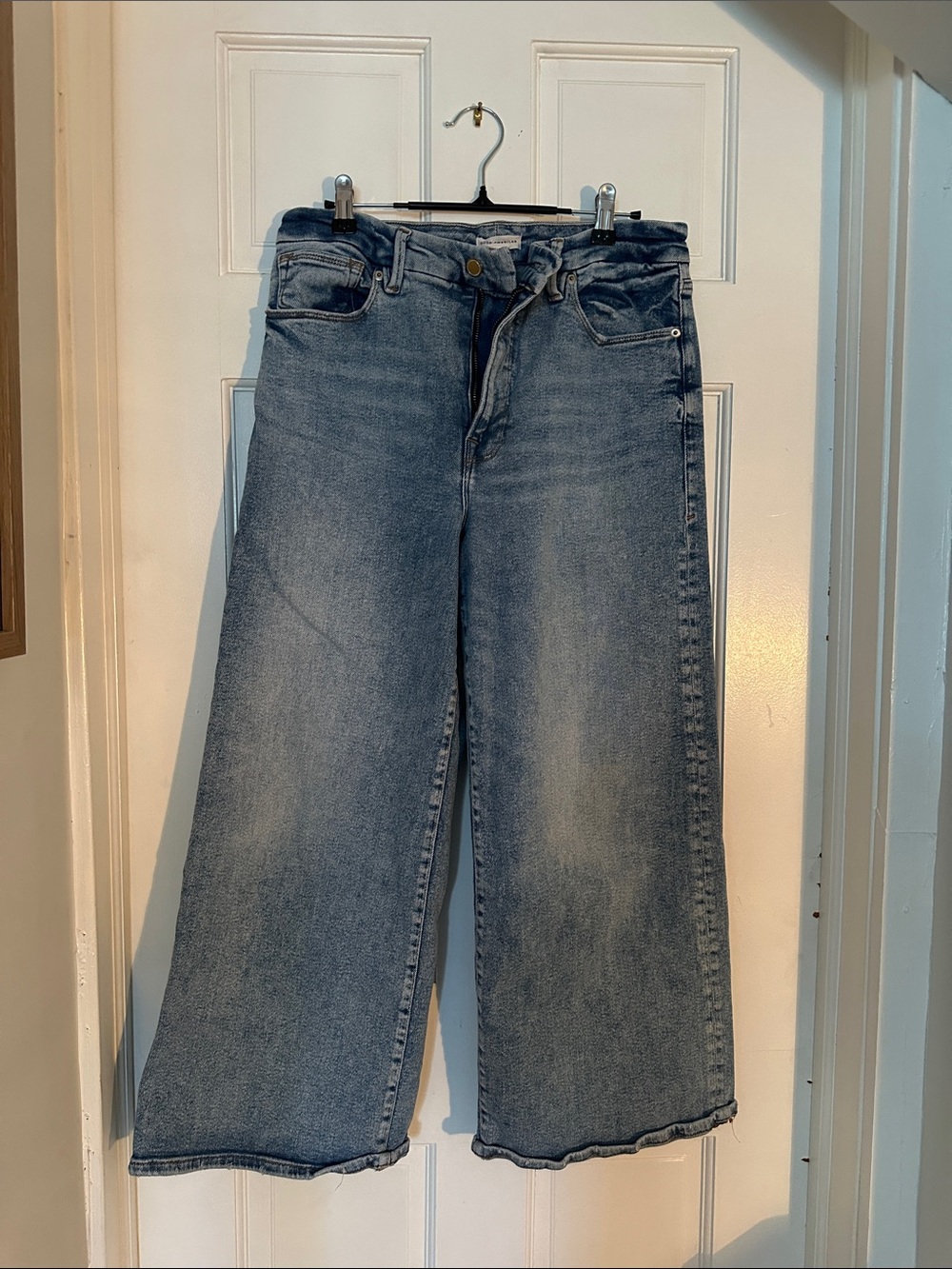 Good American Light Blue Wide-Leg Cropped Jeans
